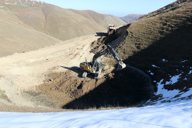 12 Bin Yıllık Buzul Göl Olduğu İddia Edilmişti; Su Birikintisi Çıktı