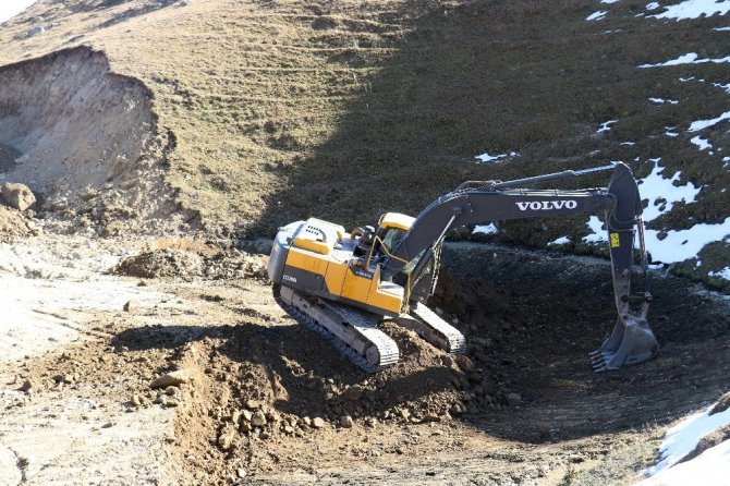 12 Bin Yıllık Buzul Göl Olduğu İddia Edilmişti; Su Birikintisi Çıktı
