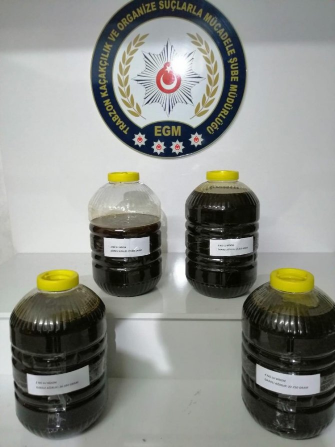 Yabancı Plakalı Aracın Yakıt Deposundan Kaçak Bal Çıktı