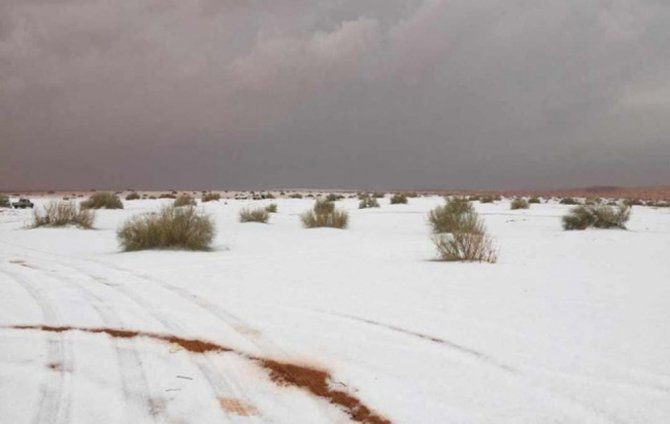 Suudi Arabistan’da Kar Yağdı