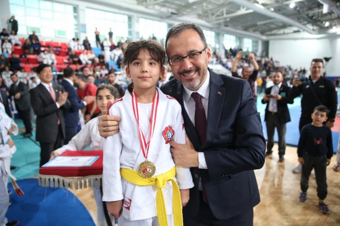 Bakan Kasapoğlu, 2. Japonya Büyükelçiliği Judo Turnuvasını Takip Etti