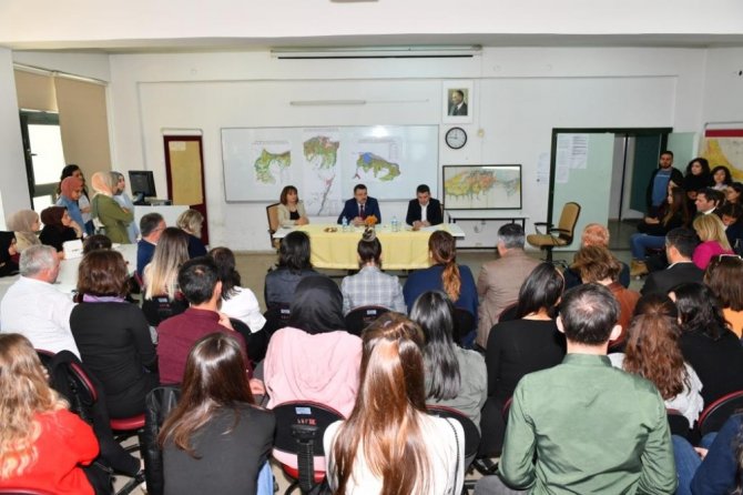 Öğrenciler, Genç’i Soru Yağmuruna Tuttu