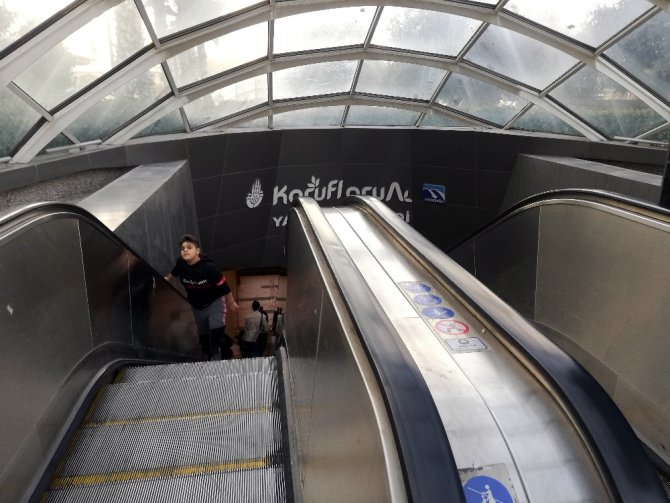 Metrobüste Bozuk Asansör Çilesi