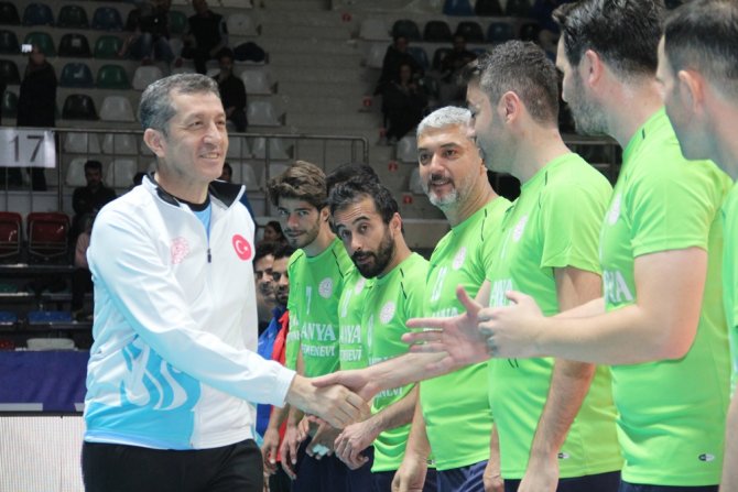 Bakan Ziya Selçuk: “Türkiye Öğretmenler Kupası, Öğretmenlik Anlayışımızın Bir Göstergesi”