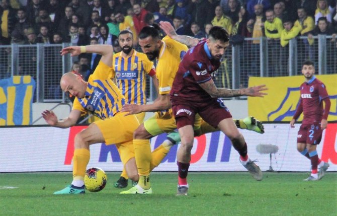 İlk Yarıda Tek Gol Var