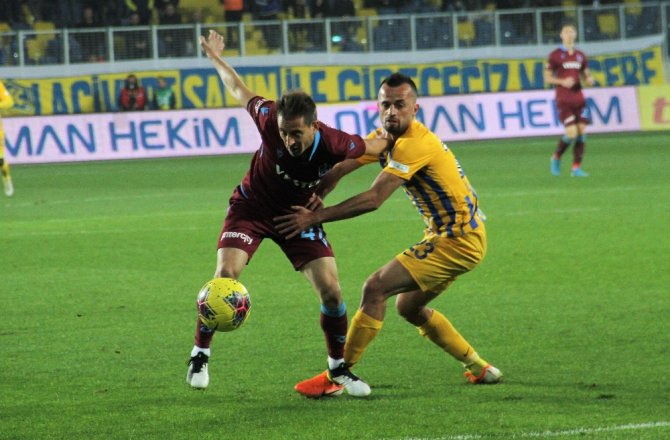 İlk Yarıda Tek Gol Var