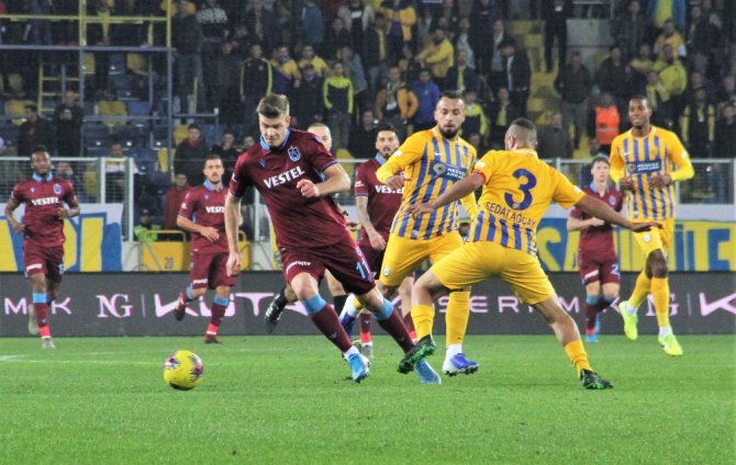İlk Yarıda Tek Gol Var