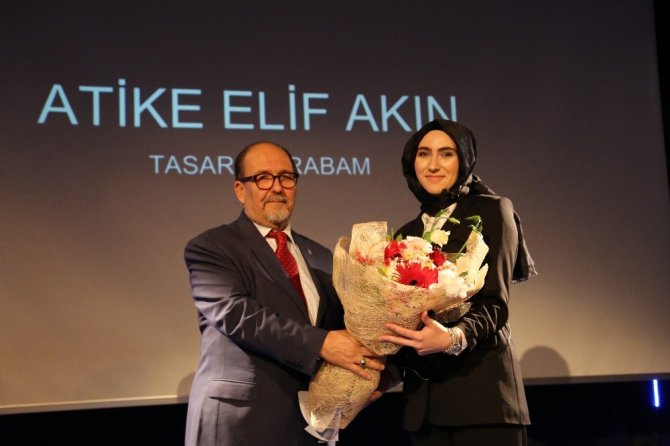 Mimarlık Bölümü Son Sınıf Öğrencisi Atike Elif Akın, Ürettiği Araba Aksesuarları İlgi Odağı Oldu