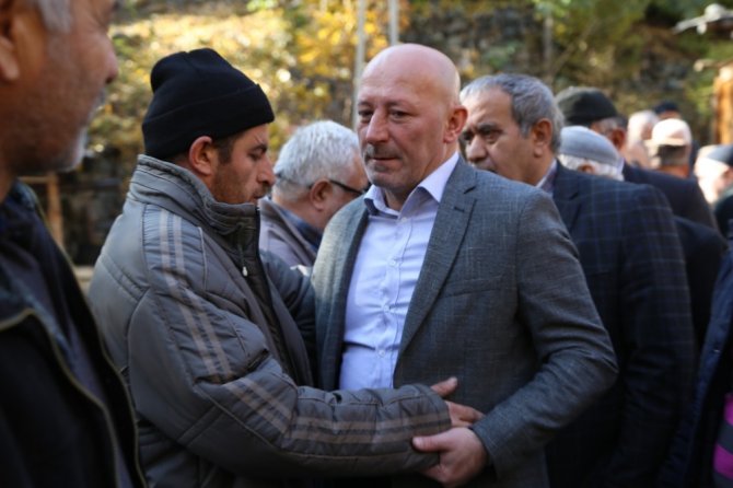 Bayburt’ta Evde Çıkan Yangında Hayatını Kaybeden 2 Kardeş İle Halaları Toprağa Verildi