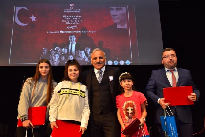 Belediye Başkanının Öğretmeni İle Anısı Herkesi Duygulandırdı