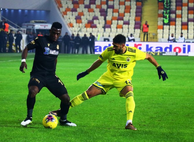 Fenerbahçe Liderlik Yarışında Fire Verdi