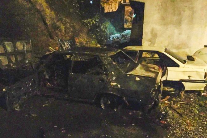 Kürtün’de Hurda Otomobil Yangını Korkuttu
