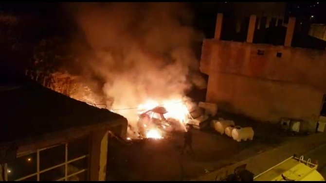 Kürtün’de Hurda Otomobil Yangını Korkuttu