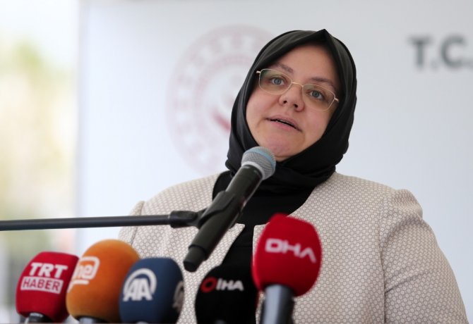 Bakan Selçuk 5 Yıldızlı Otel Konforundaki Huzurevini Açtı