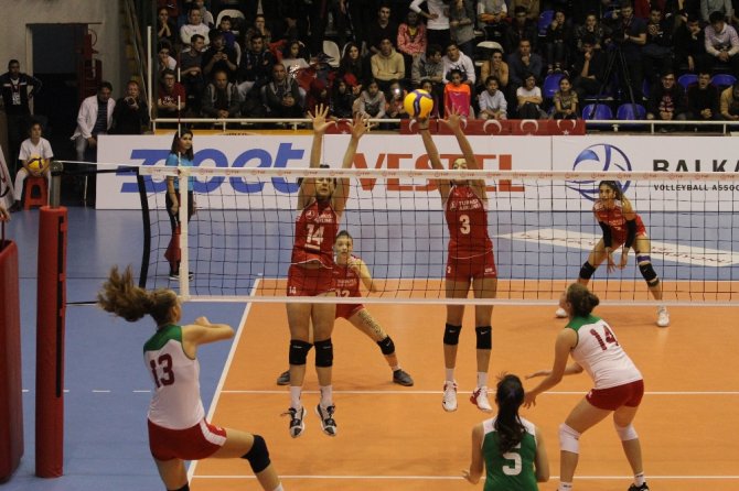 2020 Cev 17 Yaş Altı Kızlar Avrupa Şampiyonası Elemeleri: Türkiye: 3 - Bulgaristan: 0