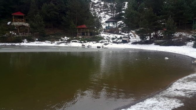 Limni Gölü’nde Kar Yağışı Başladı