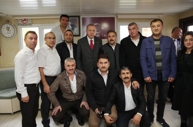 Cumhurbaşkanı Erdoğan, Taksi Durağında Çay İçti