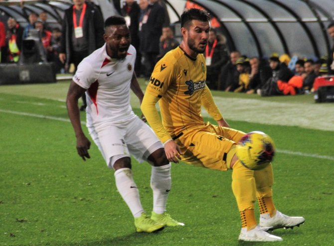 İlk Yarıda Tek Gol Var
