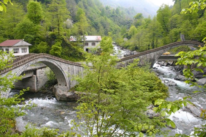 Artvin’deki Çifte Köprüler Tarihe Meydan Okuyor