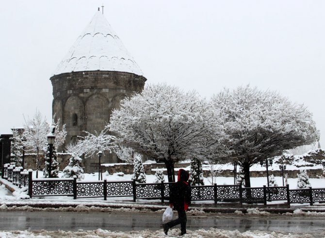 Erzurum’da Seyrine Doyumsuz Kar Manzaraları