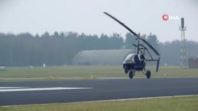 Dünyanın Seri Üretime Geçilen Uçan Arabası Tanıtıldı