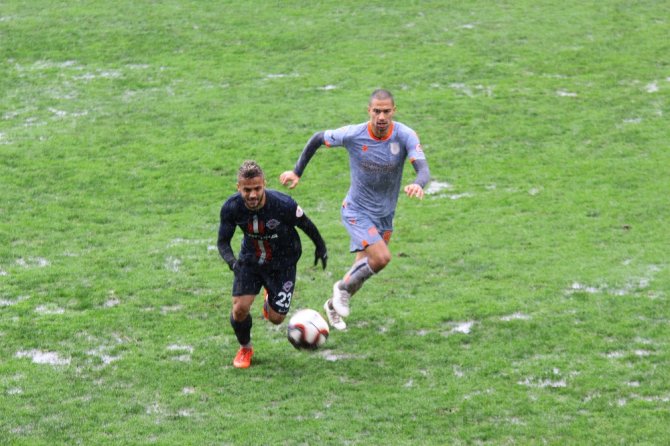 Medipol Başakşehir Kupada Tek Golle Kazandı