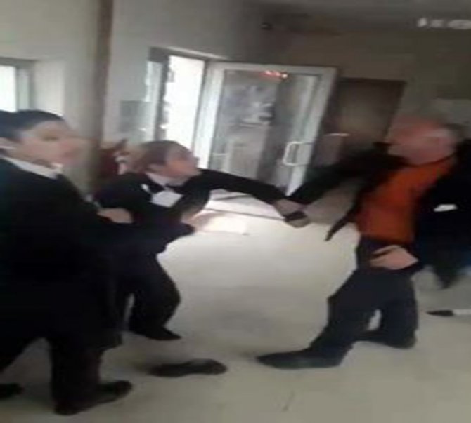 Erkek Memurdan Kadın Güvenlik Görevlilerine Şiddet