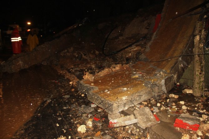Şanlıurfa’da Yağış Nedeniyle Okul Duvarı Çöktü