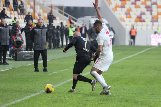 Sivasspor, Yeni Malatyaspor’u 3 Golle Geçti
