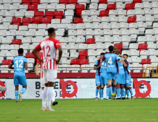 Süper Lig: Antalyaspor: 1 - Trabzonspor: 3 (Maç Sonucu)