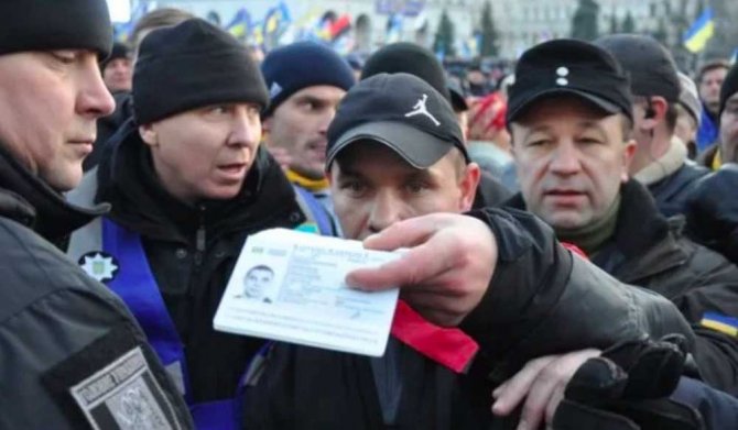 Eski Ukrayna Devlet Başkanı Poroşenko’ya Yumurtalı Saldırı