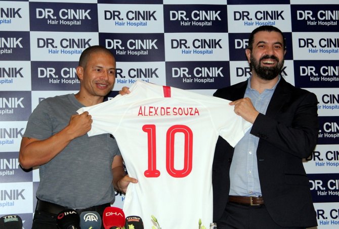Alex: “Fenerbahçe’ye Dönme Kararını Ben Veremem”