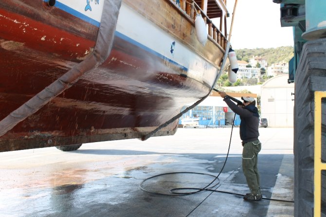 Yazın Binlerce Turisti Taşıyan Tekneler Yeni Sezona Hazırlanıyor