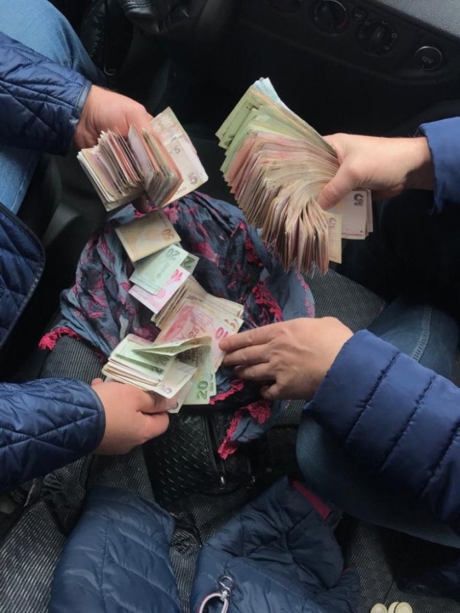 Dilencinin Üzerinden 4 Bin 850 Lira Para Çıktı