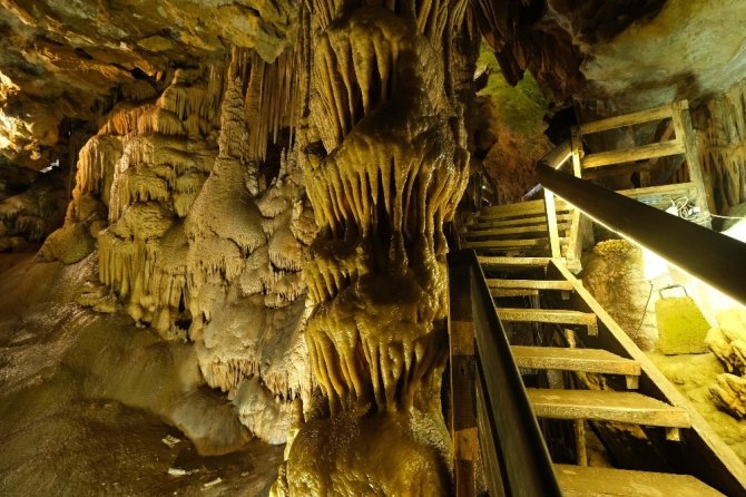 Yer Altındaki Gizemli Dünyayı 120 Bin Kişi Ziyaret Etti