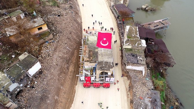Hasankeyf’te Son Tarihi Eser Dualarla Taşındı