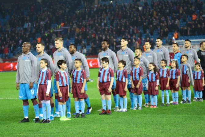 Süper Lig: Trabzonspor: 1 - Yukatel Denizlispor: 0 (İlk Yarı)