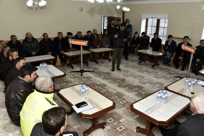 Gümüşhane’de Mahalle Toplantıları Devam Ediyor