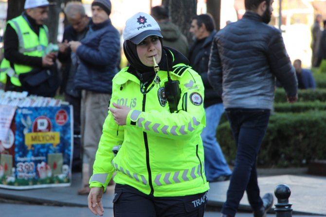 Trabzon’da Trafik Polislerinin Yüzde 25’i Kadınlardan Oluşuyor