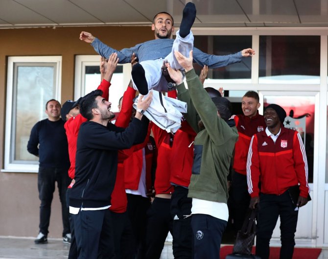 Lider Sivasspor, Ankara’ya Gitti