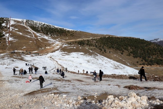 Zigana Kayak Merkezi’nde Tarihi Kalabalık
