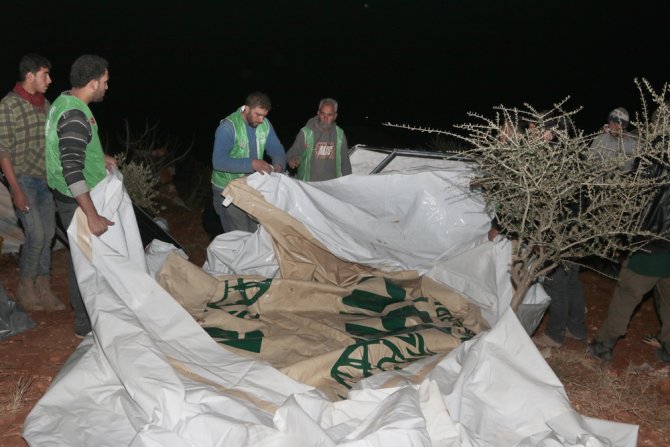 İdlib’den Göç Eden Suriyeliler İçin Çadır Kuruldu