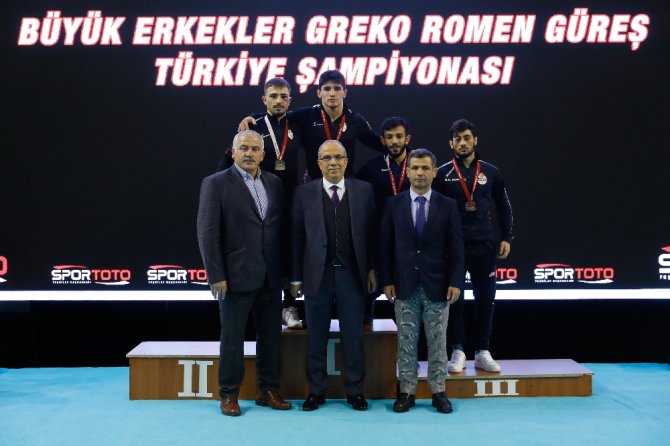 Türkiye Grekoromen Güreş Şampiyonası Devam Ediyor