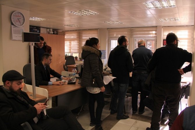 Gümüşhane Nüfus Müdürlüğü’nde Kimlik Yenileme Telaşı