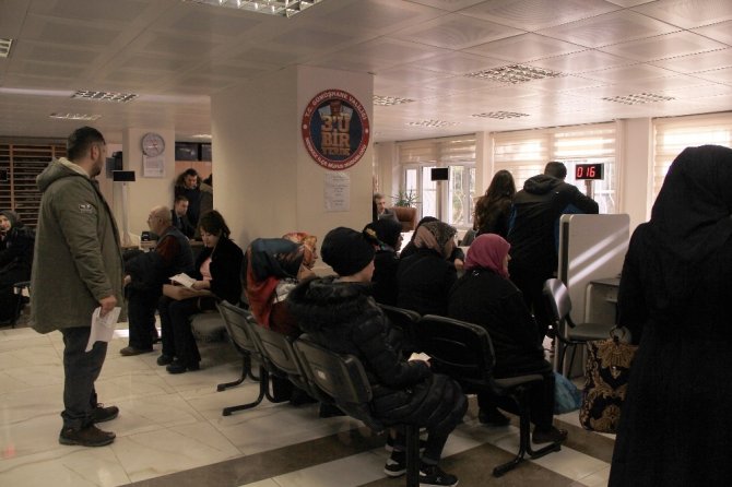 Gümüşhane Nüfus Müdürlüğü’nde Kimlik Yenileme Telaşı