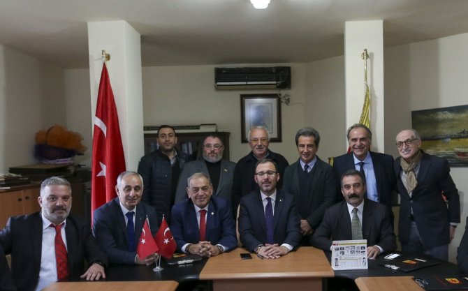 Bakan Kasapoğlu, Taksim Spor Kulübü’nü Ziyaret Etti