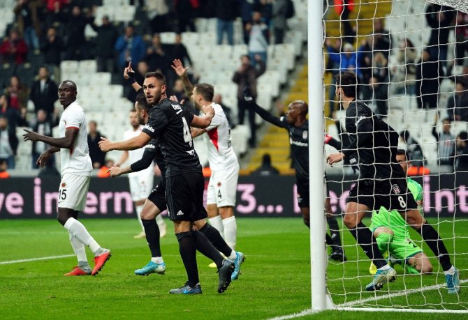 İlk Yarıda Tek Gol Var