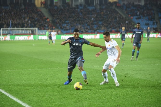 İlk Yarı Trabzonspor’un Üstünlüğüyle Bitti