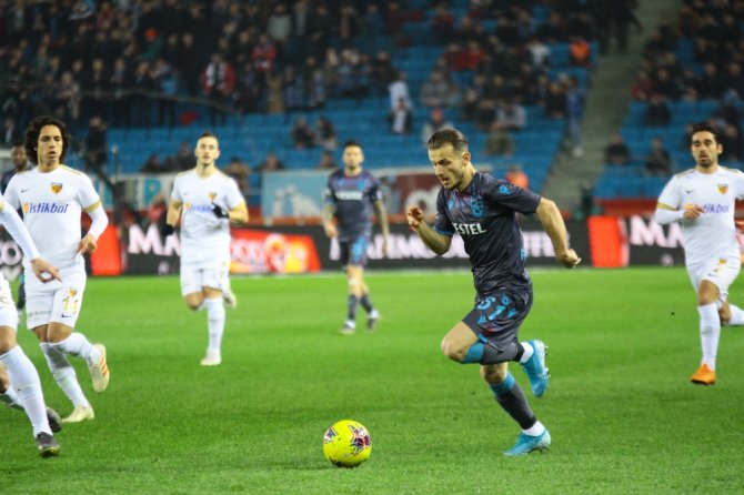 İlk Yarı Trabzonspor’un Üstünlüğüyle Bitti