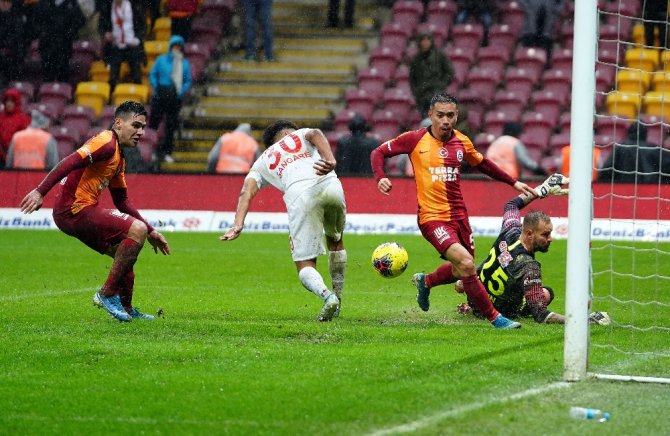 İlk Yarıda 3 Gol Var